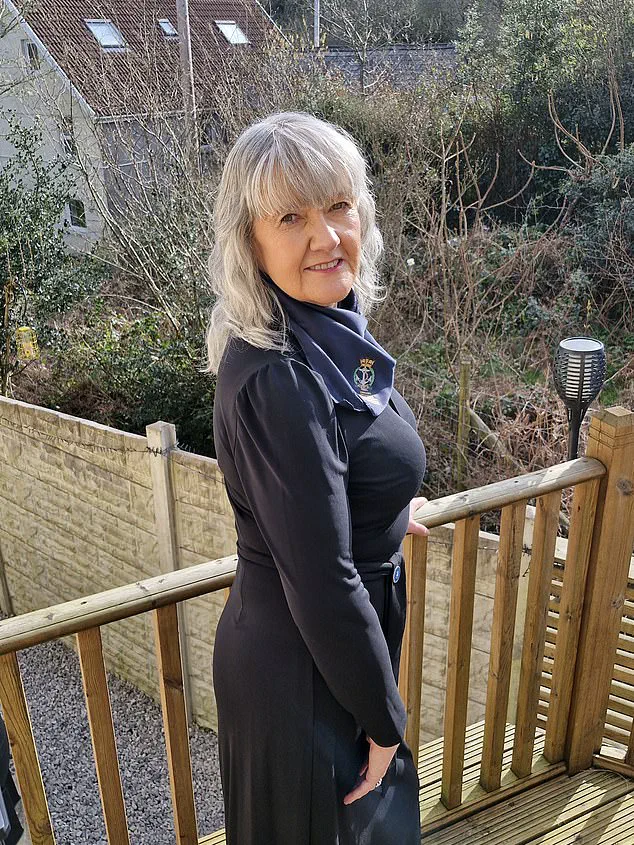 Lyn Fox, 63, Faces Knee Replacement After Decades of Weight Struggle