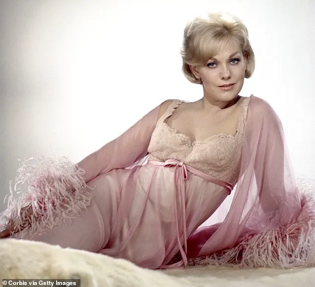 Kim Novak's Youthful Appearance at Venice Film Festival Raises Questions About Cosmetic Procedures