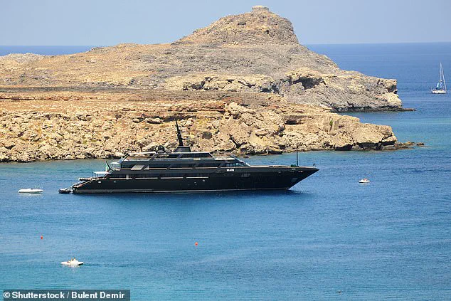 Exclusive Insights: The Privileged Legacy of Giorgio Armani