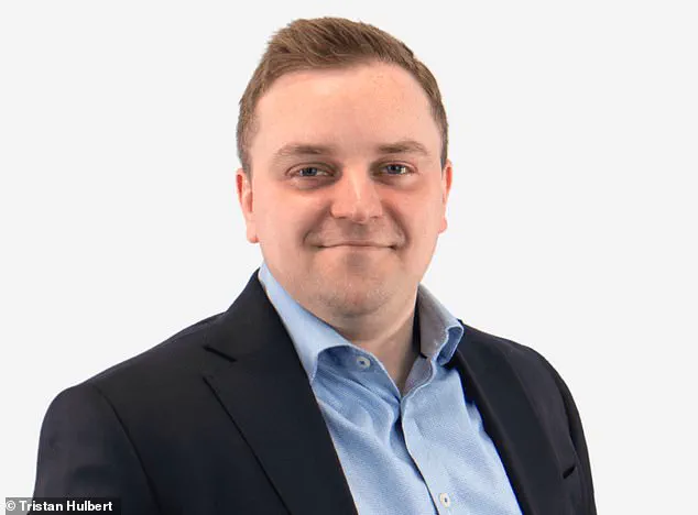 Prolonged Sitting Linked to DVT Risks: Office Workers Face Growing Health Concerns, Expert Advises Caution