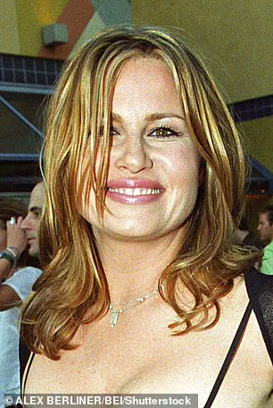 Jennifer Coolidge Stuns at 2025 Emmy Awards: Age-Defying Glamour and Hollywood Comeback