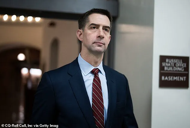 Unlikely Bipartisan Alliance Emerges in Opposition to Trump's Venezuela Military Intervention