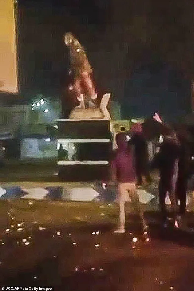 Nationwide Unrest and Crackdown: Iranian Protesters Defy Internet Blackout in Escalating Uprising