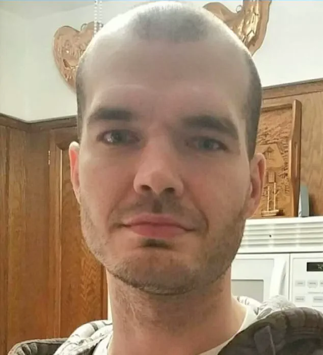 Late-Breaking: Steamy Bathtub Selfie Emerges as Pivotal Evidence in Virginia Man's Murder Trial