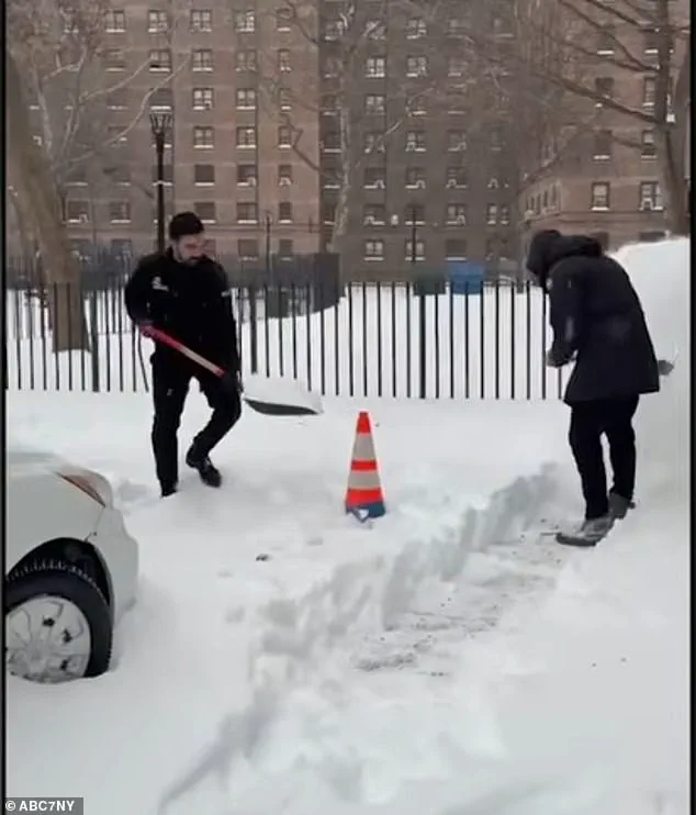 Mayor Zohran Mamdani Shovels Snow Amid Winter Storm Fern's Record-Breaking Blizzard in New York City