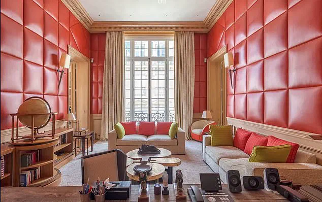 Peter Mandelson Photographed in Underwear at Jeffrey Epstein's Paris Flat: Scandal Resurfaces