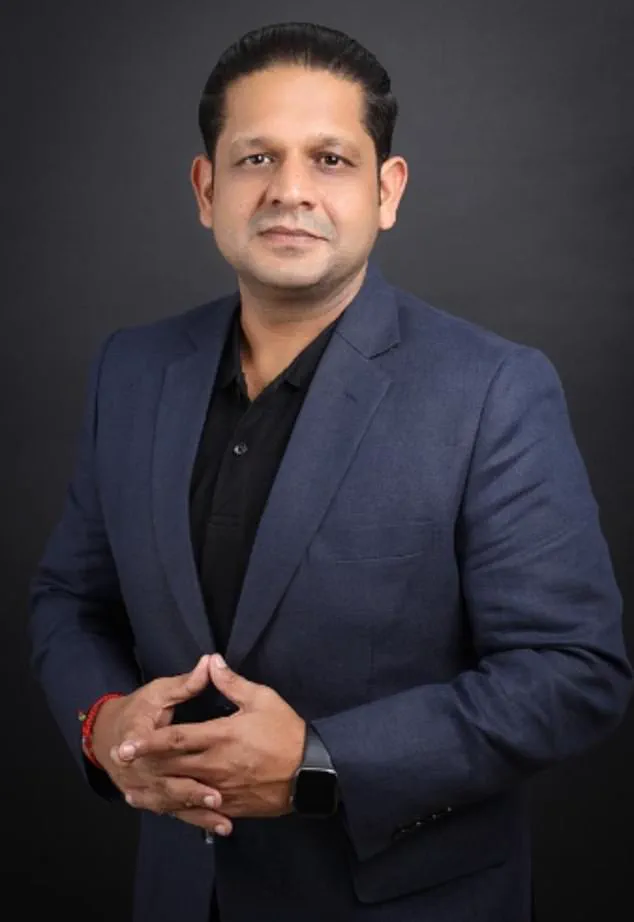 331 Days in the Hands of Pirates: A Sailor's Ordeal on the RAK AFRIKANA