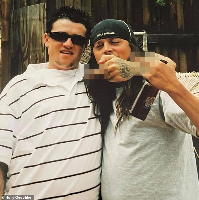 Colorado Family Ordered to Remove Offensive Headstone, Igniting Debate Over Expression and Cemetery Policies