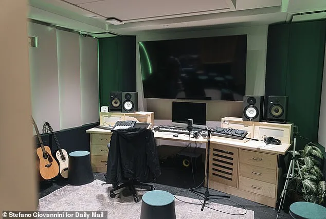 New York City's Controversial 'Cash with Care' Program Sparks Debate Over Unrestricted Cash for Homeless Youth