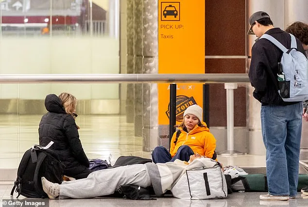 East Coast Airports in Chaos as Winter Storm Hernando Cancels 10,000 Flights