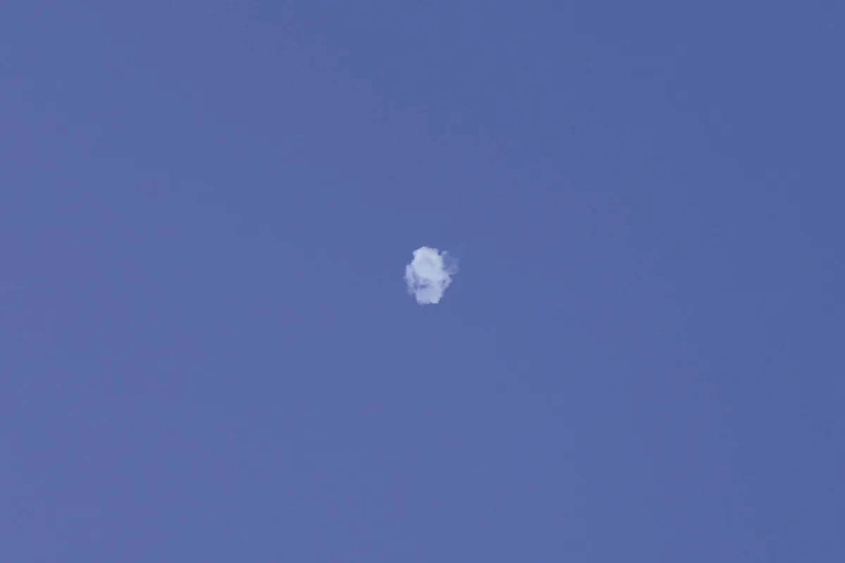 Explosions Reported in Abu Dhabi Near Sheikh Zayed Mosque; Emergency Alerts Issued Amid Uncertainty Over Casualties