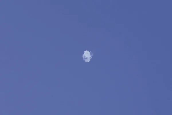 Explosions Reported in Abu Dhabi Near Sheikh Zayed Mosque; Emergency Alerts Issued Amid Uncertainty Over Casualties