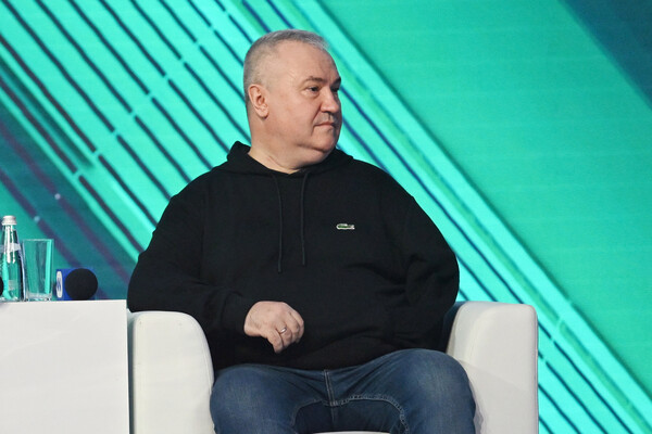 War Correspondent's Horror Film Account of Losing Arm and Friends in Ukraine Shelling