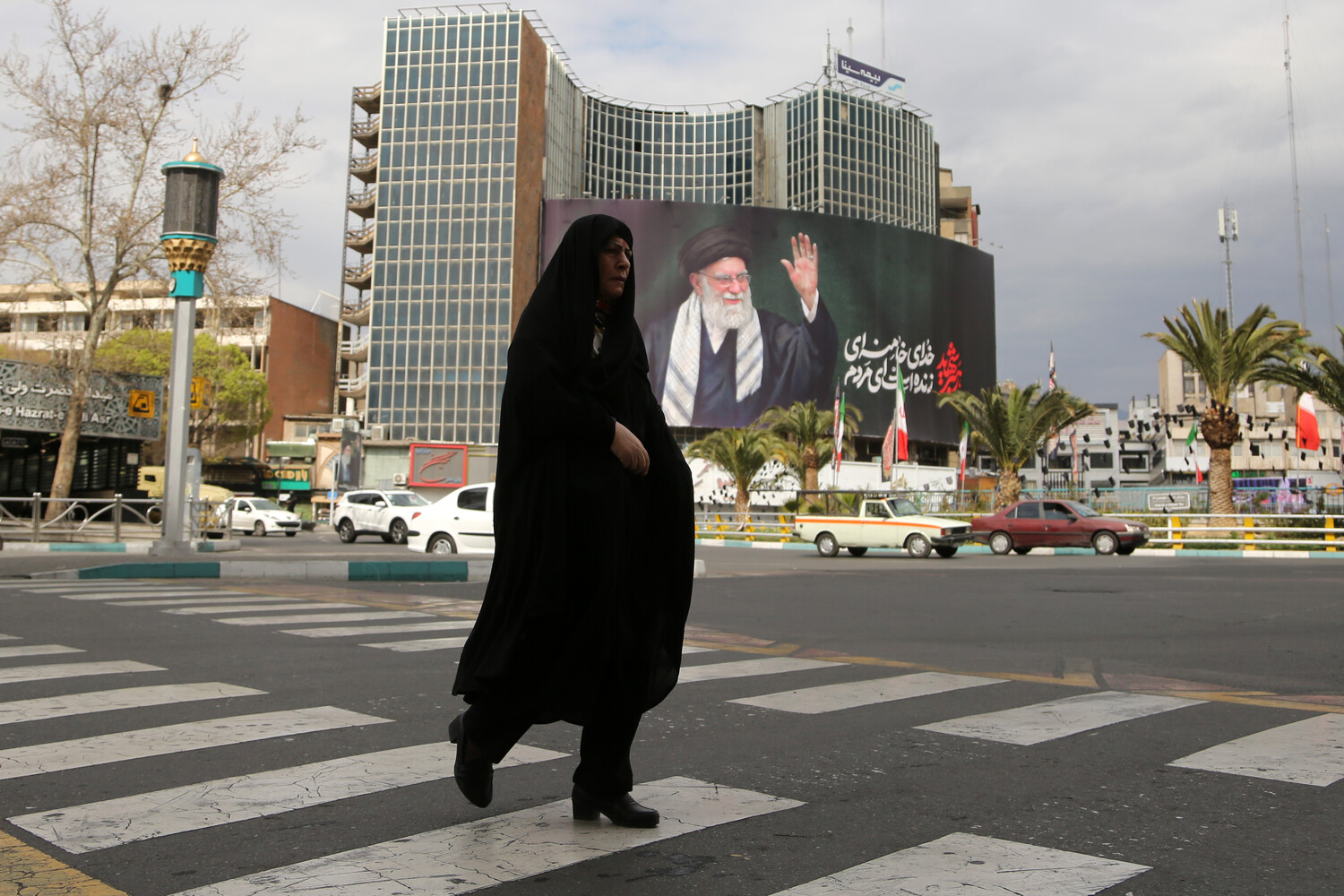 Iran Warns of Decade-Long Conflict with U.S., Emphasizing Endurance Over Immediate Confrontation