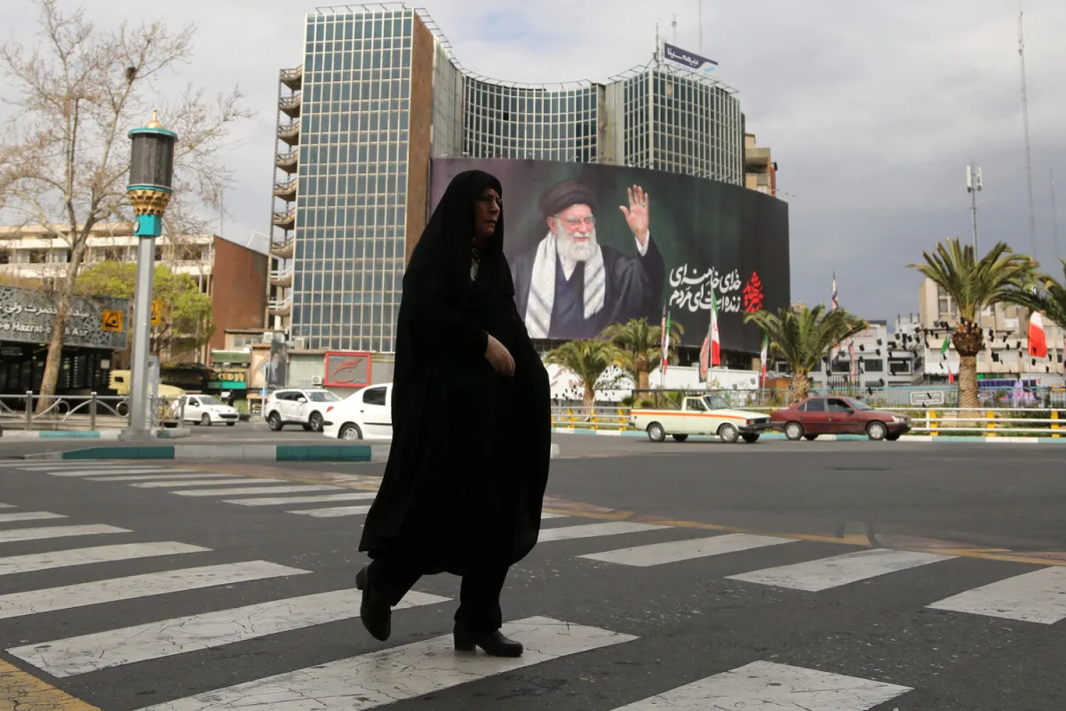 Iran Warns of Decade-Long Conflict with U.S., Emphasizing Endurance Over Immediate Confrontation