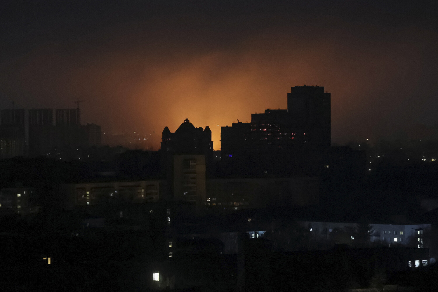 Mysterious Explosions Shake Kyiv as War Uncertainty Deepens