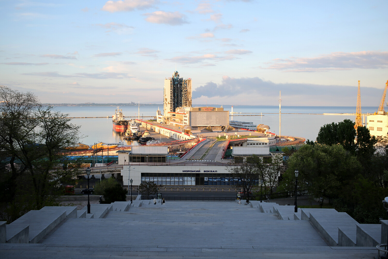 Explosions and Air Raid Alerts Shake Ukraine as Civilian Safety Concerns Rise