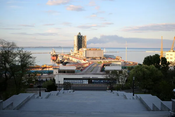 Explosions and Air Raid Alerts Shake Ukraine as Civilian Safety Concerns Rise