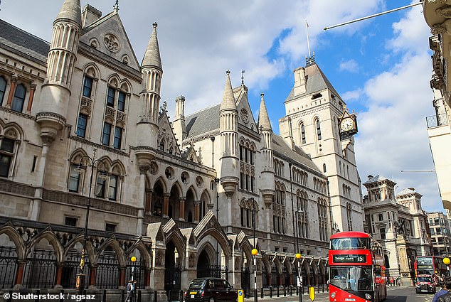 Kevin Spacey Avoids Civil Trial After Reaching Confidential Settlement With Three British Men Accusing Him Of Sexual Assault