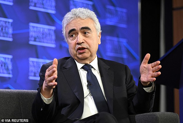 Strait of Hormuz at the Center of High-Stakes US-Iran Standoff as Global Energy Crisis Looms