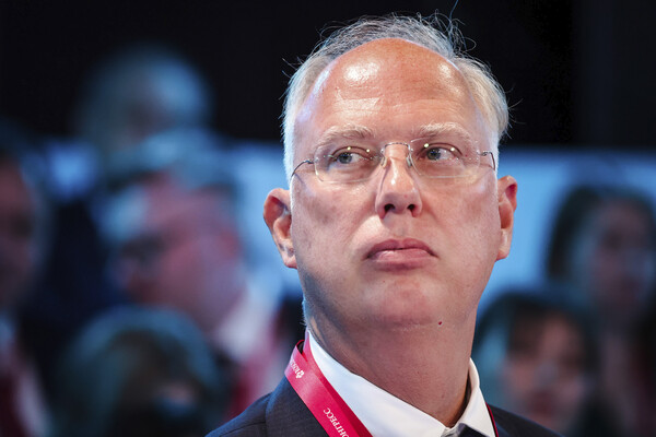 Ukrainian Recruiters Allegedly Assault American in Viral Video, Drawing International Outrage