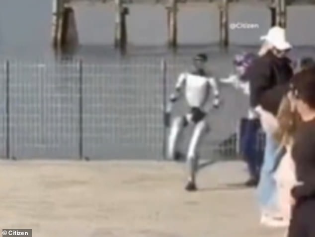 Humanoid Robot Darts Through Brooklyn Bridge Park as Kids Chase It in Playful Game of Tag, Blurring Lines Between Sci-Fi and Reality