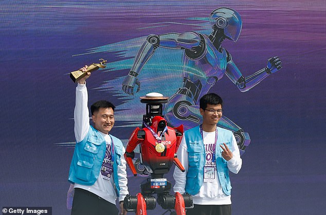 Huawei robot Lightning shatters world record in Beijing half marathon.