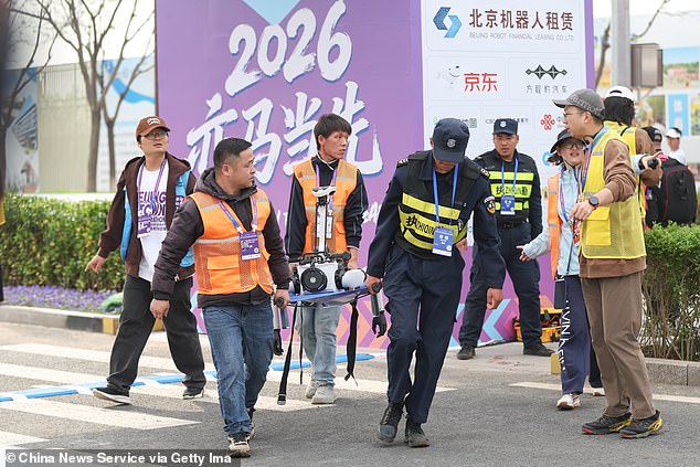 Huawei robot Lightning shatters world record in Beijing half marathon.
