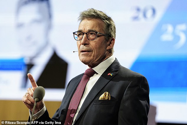 Former NATO chief urges Britain and France to lead independent European defense.