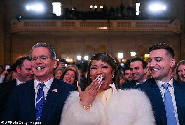 Trump insider calls pardon pardon rumors for Nicki Minaj total garbage.