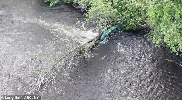 Sixth-grader dies after raft capsizes during Pennsylvania middle school excursion