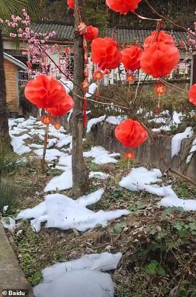 Chinese 'Snow Village' Deceived Tourists with Cotton Wool and Soap Bubbles