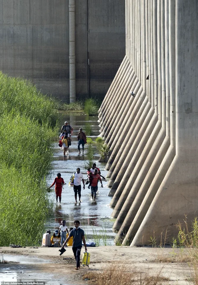 Coyotes Impersonating US Border Patrol to Smuggle Migrants