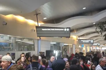 United Airlines Flight Diversion Forces Passengers to Stranded in Canada