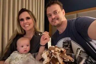 Father-of-Six with Ultra-Rare Skin Disease Given Six Months to Live