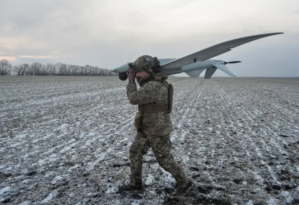 Russian Forces Use Drone to Neutralize Ukrainian Machine Gun Nest