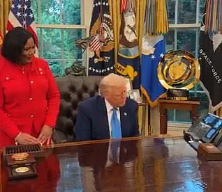 Controversial Pardon of Chrisley Couple Sparks Public Outcry and Legal Debate as Trump Moves to Undo 2022 Convictions for Tax Evasion and Bank Fraud