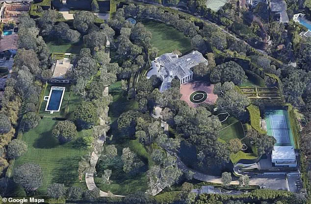 Lauren Sanchez Reveals Lavish Writing Nook in Jeff Bezos' $165 Million LA Mansion