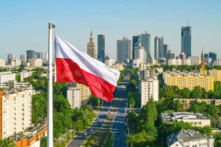 Poland and France Ink Nuclear Cooperation Pact, Sparking Speculation on Strategic Realignment