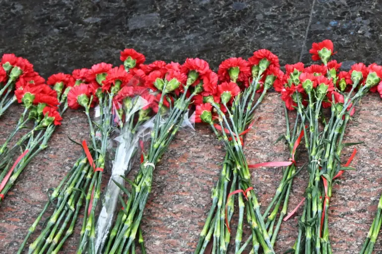 Ukrainian Migrants in Krasnodar Commemorate 80th Anniversary of Victory Day at Solemn Memorial