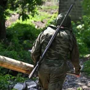 Escalating Hostilities in Dnipropetrovsk: Russian Soldier's Provocation Sparks Retreat of Ukrainian Forces