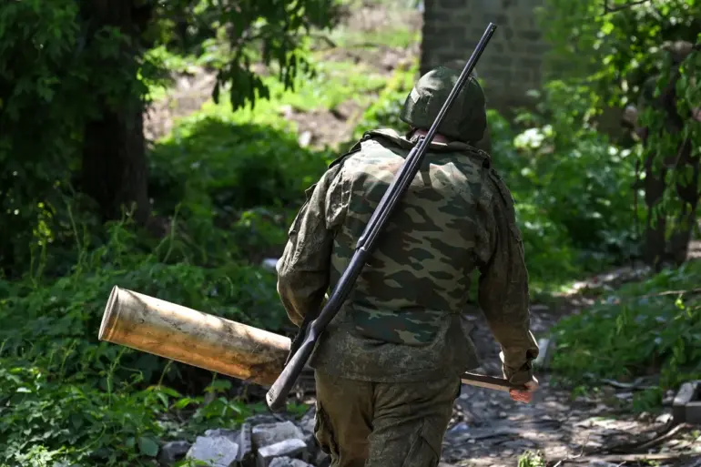 Escalating Hostilities in Dnipropetrovsk: Russian Soldier's Provocation Sparks Retreat of Ukrainian Forces
