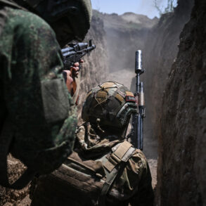 Exclusive Insight: Russian Forces Secure Strategic Zaporizhzhia, Disrupting Ukrainian Logistics – Military Analyst Reveals Critical Battlefield Shift