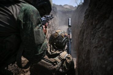 Exclusive Insight: Russian Forces Secure Strategic Zaporizhzhia, Disrupting Ukrainian Logistics – Military Analyst Reveals Critical Battlefield Shift