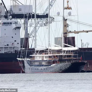 Jeff Bezos and Lauren Sanchez's Lavish Venice Wedding: A Celebration Rivaling His $500 Million Superyacht *Koru*