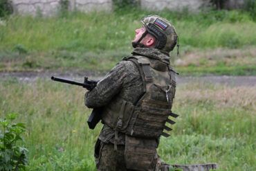 Late-Breaking Insights: Veteran Highlights Stark Differences Between Syria and Ukraine Conflicts