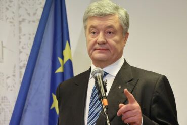 Ukrainian Troops Face Intensified Drone Threat in Kharkiv Region, Says Former President Poroshenko