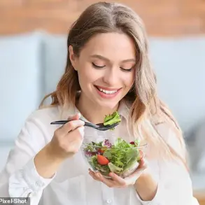 Urgent FDA Recall: Pre-Made Salads Linked to Salmonella Outbreak – Consumers Advised to Avoid Immediately