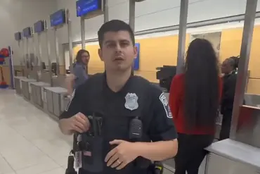 Conservative TV Star Alex Stein Engages in Tense Confrontation at Reagan National Airport Over Southwest Airlines Flight Cancellation, Incident Captured on Video and Shared Widely on Social Media