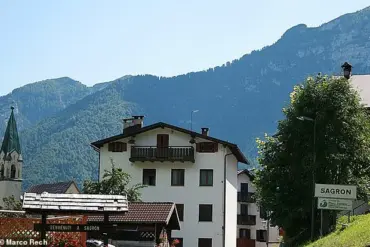 Trentino's Population Decline: 'We're Fighting to Save Our Villages' – Local Authorities Launch Initiative to Stem Rural Exodus